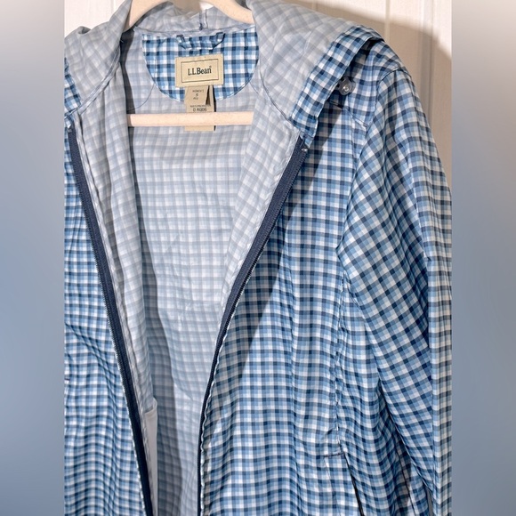 L.L Bean trail light weight jacket - Picture 4 of 11